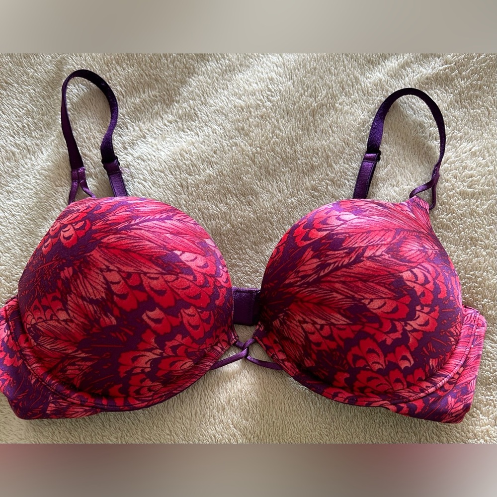 Victoria’s Secret Miraculous Plunge Bra 36B